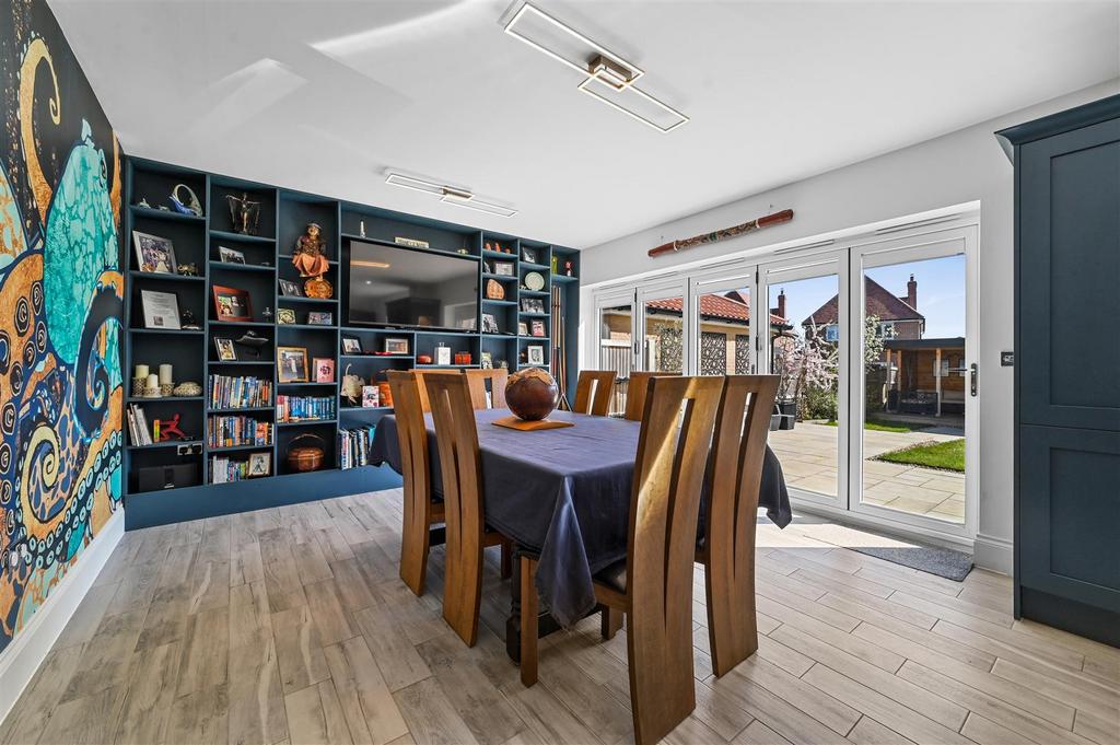 Kitchen dining room