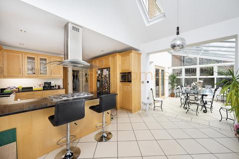 5 bedroom detached house for sale, Hankins Lane, Mill Hill, London, NW7
