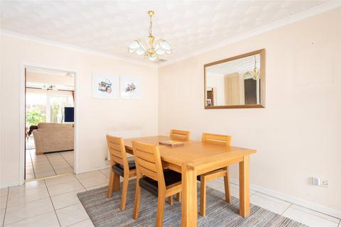 14 Bradgate Road, Bedford, MK40 3DE