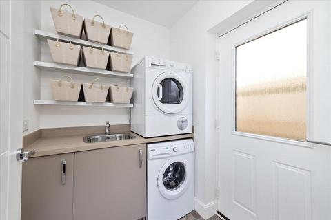 37 Kingsfield Drive, Newtongrange, Dalkeith, EH22 4FN