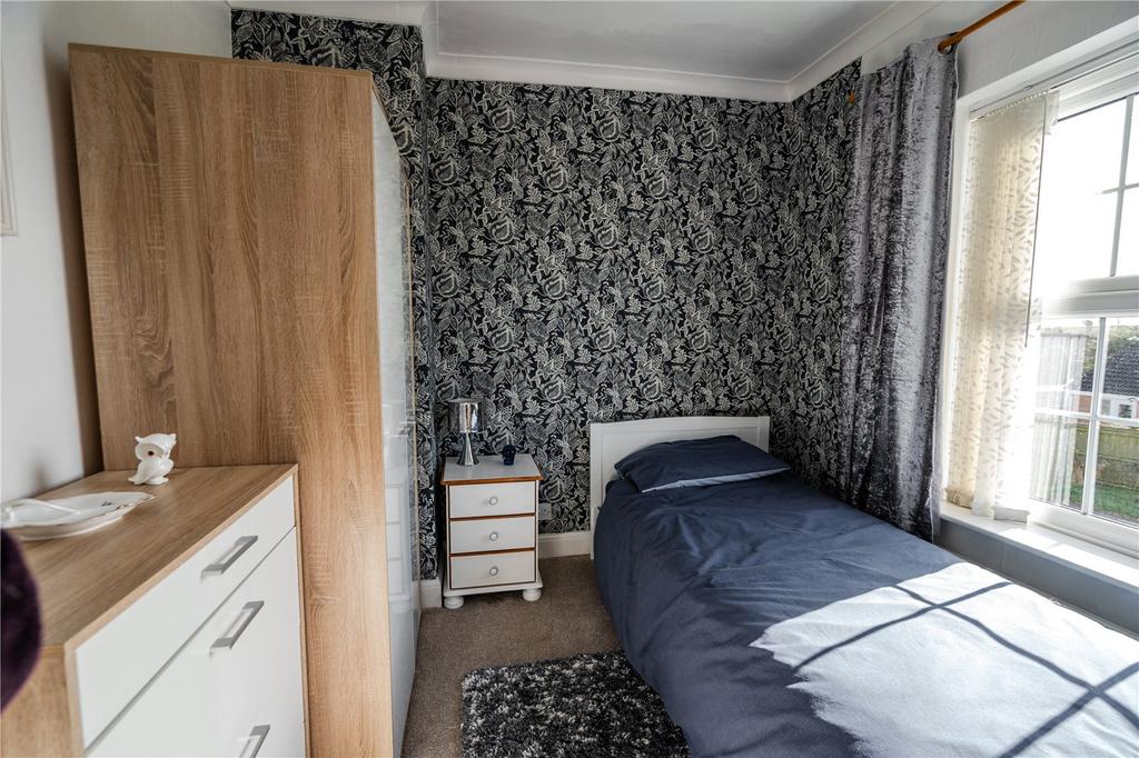 Bedroom 2 (2)