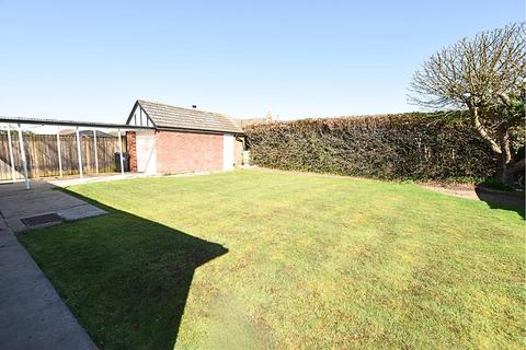 2 bedroom detached bungalow for sale, Hunsley Crescent, Grimsby DN32