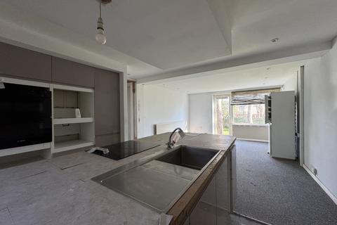 2 bedroom flat for sale, Flat 2, Pine Lodge, Tonbridge Road, Maidstone, Kent ME16 8TA