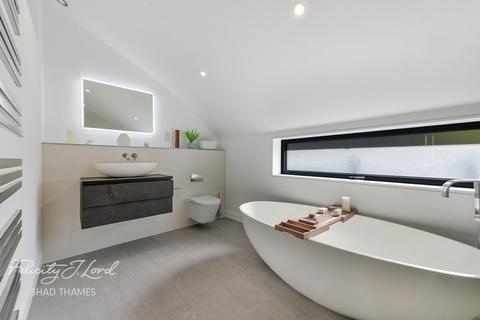 3 bedroom terraced house for sale, The Townhouse, Butlers & Colonial Wharf, Shad Thames, SE1