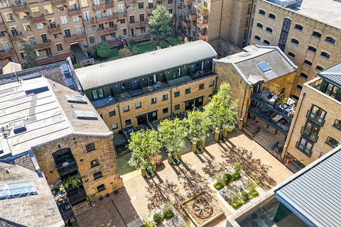 3 bedroom terraced house for sale, The Townhouse, Butlers & Colonial Wharf, Shad Thames, SE1