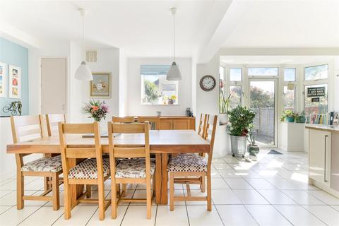 44 Yewlands Close, Banstead, SM7 3DB