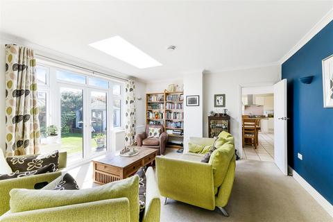 44 Yewlands Close, Banstead, SM7 3DB