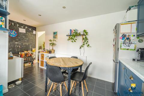 18 Baird Drive, Wood Street Village, Guildford, GU3 3EF