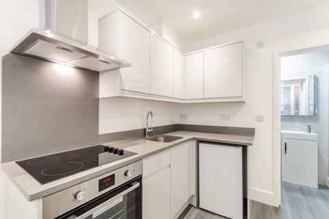 Studio to rent, Finborough Road, Chelsea, London, SW10