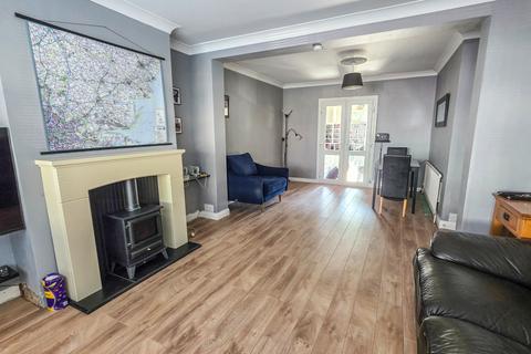 5 Highfield Close, Romford, RM5 3RX