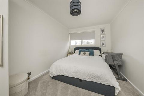 29 Ellison Close, Windsor, SL4 4BZ
