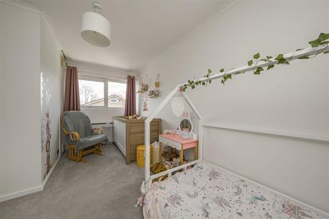 29 Ellison Close, Windsor, SL4 4BZ
