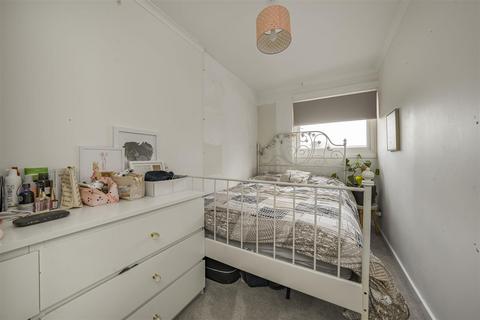 29 Ellison Close, Windsor, SL4 4BZ