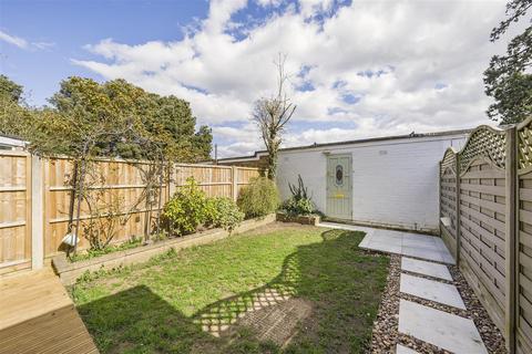 29 Ellison Close, Windsor, SL4 4BZ