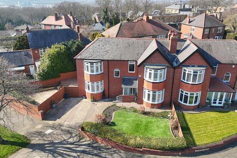 4 bedroom semi-detached house for sale, Valley Drive, Gateshead NE9