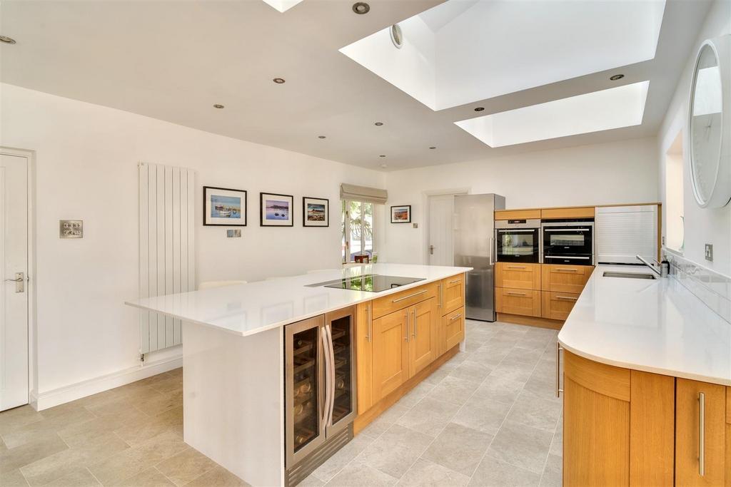 Kitchen  (3).jpeg