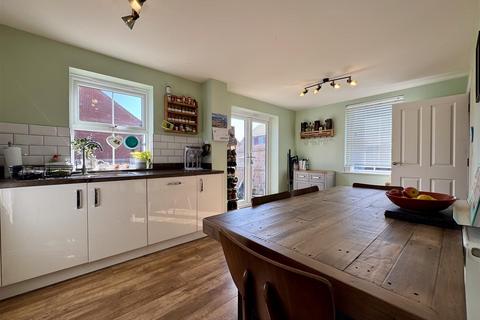 3 bedroom detached house for sale, Field Fare Road, Southminster