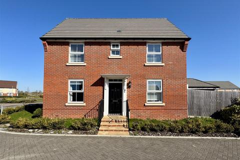 3 bedroom detached house for sale, Field Fare Road, Southminster
