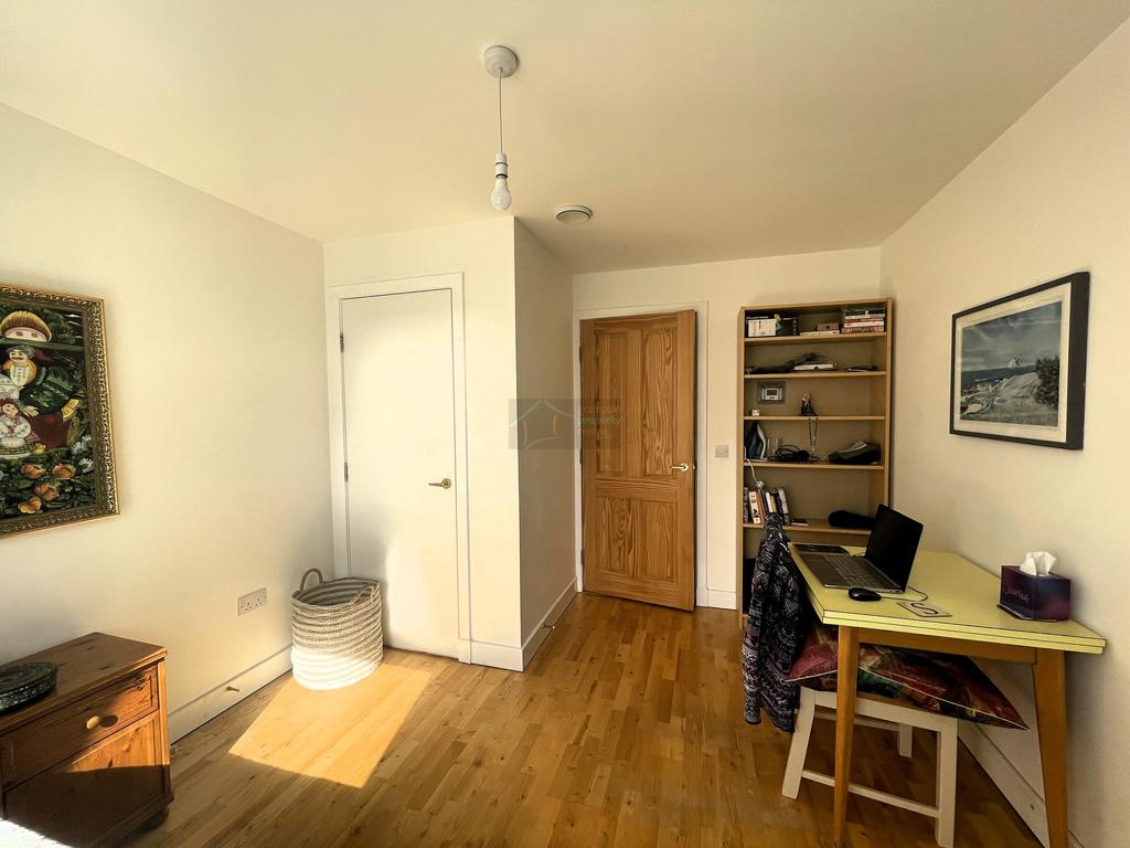 Bedroom 2b.JPG