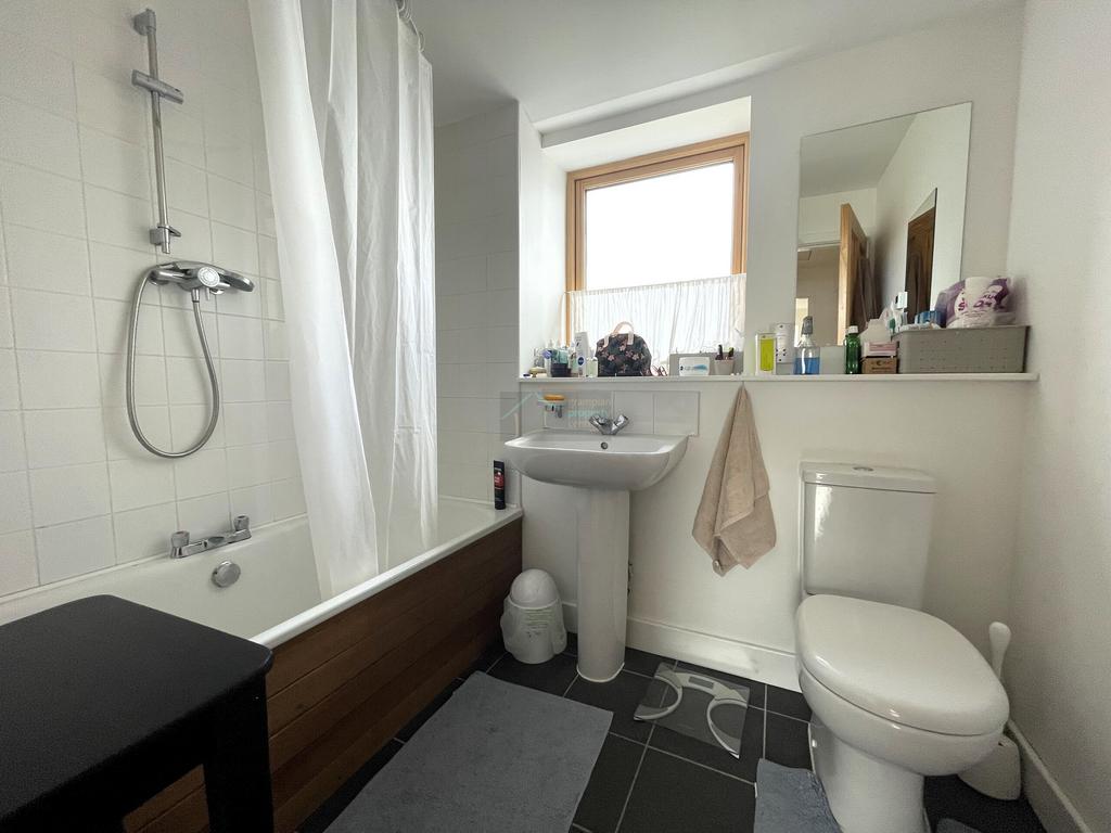 Family Bathroom.JPG