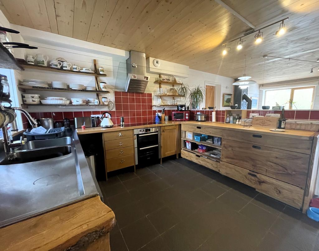 Kitchen a.JPG