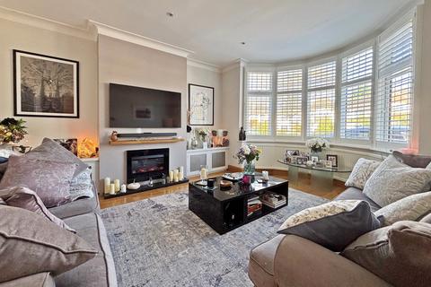 146 Wickham Way, Beckenham, BR3 3AR
