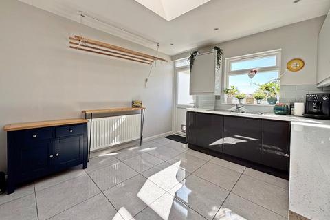 146 Wickham Way, Beckenham, BR3 3AR