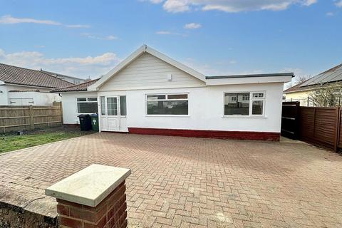4 bedroom detached bungalow for sale, Cliff Gardens, Telscombe Cliffs, BN10 7BT