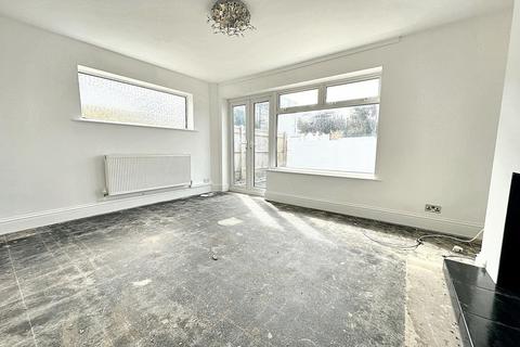4 bedroom detached bungalow for sale, Cliff Gardens, Telscombe Cliffs, BN10 7BT