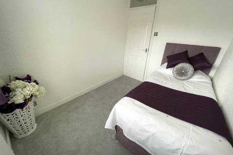 1 Tulip Close, Chadderton, Oldham, OL9 9TF