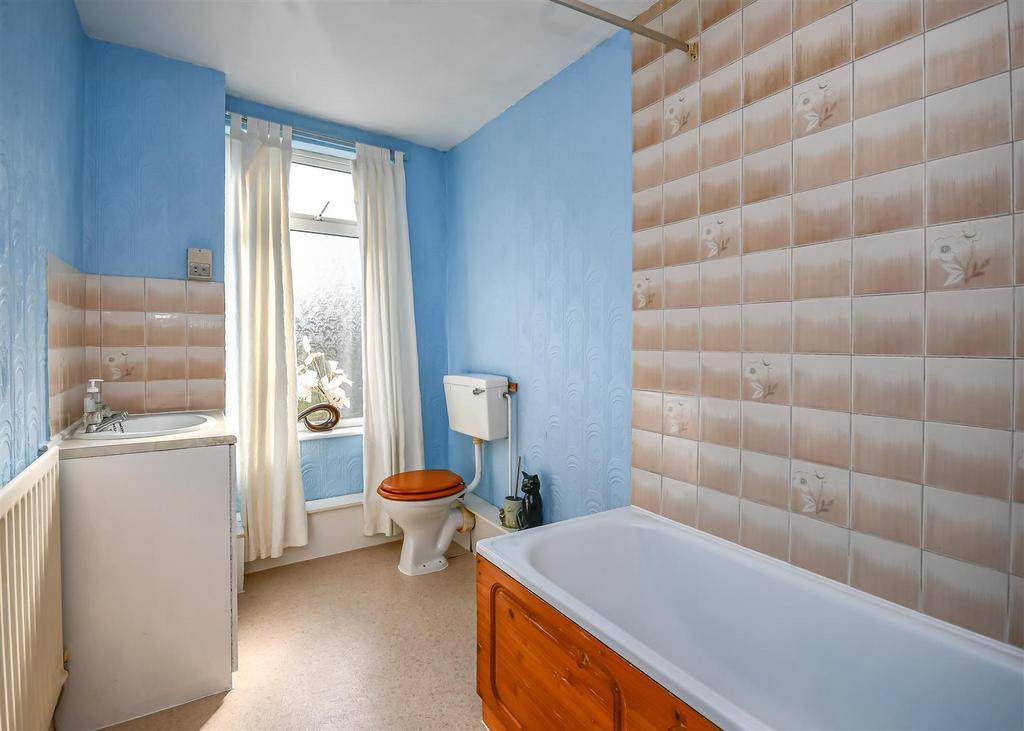 51 Swan Bank-Bathroom.jpg