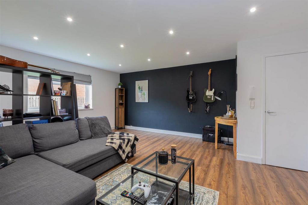 92 Paxton Avenue-11.jpg