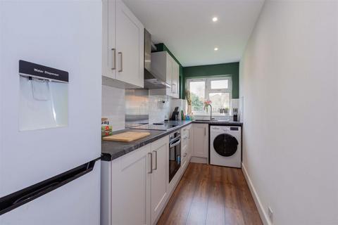 1 bedroom flat for sale, Paxton Avenue, Slough