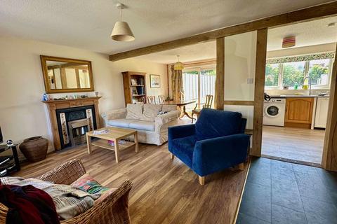 5 Abbey Meads, Glastonbury, BA6 8EZ