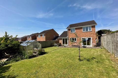 5 Abbey Meads, Glastonbury, BA6 8EZ
