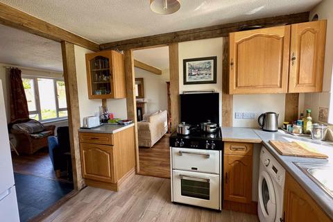 5 Abbey Meads, Glastonbury, BA6 8EZ