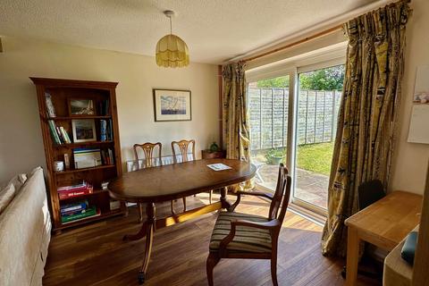 5 Abbey Meads, Glastonbury, BA6 8EZ