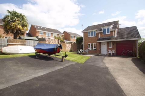 5 Abbey Meads, Glastonbury, BA6 8EZ