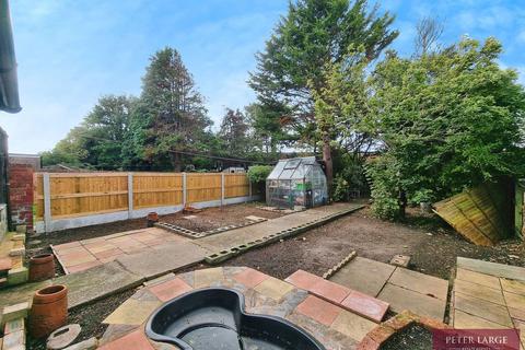 3 bedroom end of terrace house for sale, Kingsley Avenue, Rhyl, Denbighshire, LL18 2ES