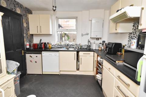 4 bedroom detached house for sale, London Road, New Balderton, Newark