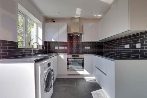 5 Dickens Close, Caversham, Reading, RG4 5LZ