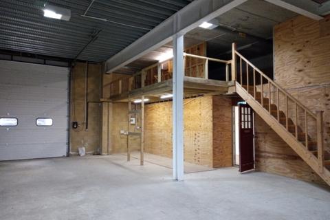 Industrial unit to rent, Ground Floor, Unit 17 Global Business Park, 14 Wilkinson Road, Cirencester