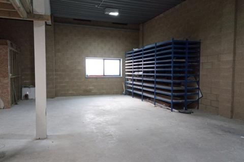 Industrial unit to rent, Ground Floor, Unit 17 Global Business Park, 14 Wilkinson Road, Cirencester