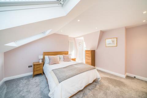 37a Fairlight Road, London, SW17 0JE