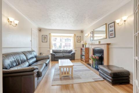 22 Briar Close, Lickey End, Bromsgrove, B60 1GE