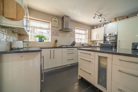 4 bedroom detached house for sale, Chichester Close, Newport, NP19