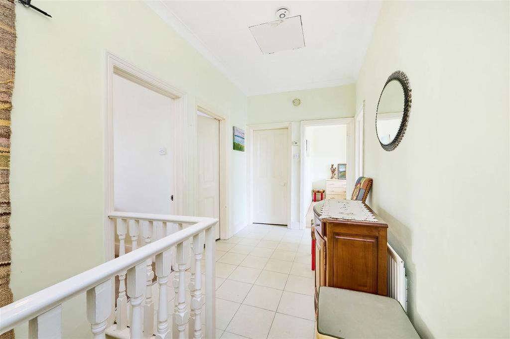 James Anderson - Connaught Avenue London SW14 7 RH 