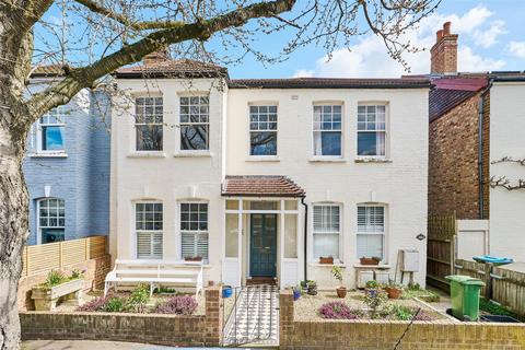 3 bedroom flat for sale, Connaught Avenue, East Sheen, SW14