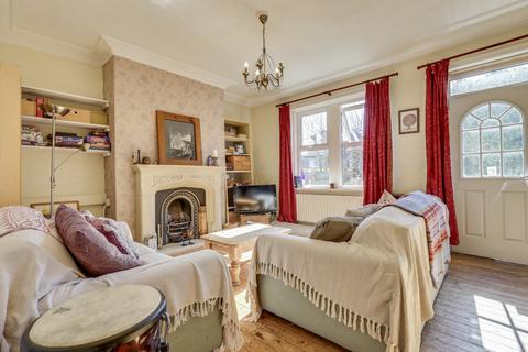 3 bedroom end of terrace house for sale, Gladstone Road, Rawdon, Leeds, West Yorkshire, LS19