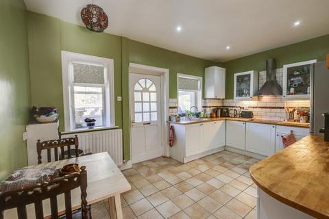 3 bedroom end of terrace house for sale, Gladstone Road, Rawdon, Leeds, West Yorkshire, LS19